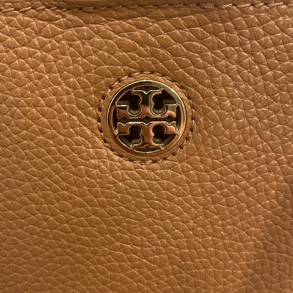 Tory Burch Tan Over the Shoulder Catch All Tote - Picture 2 of 10